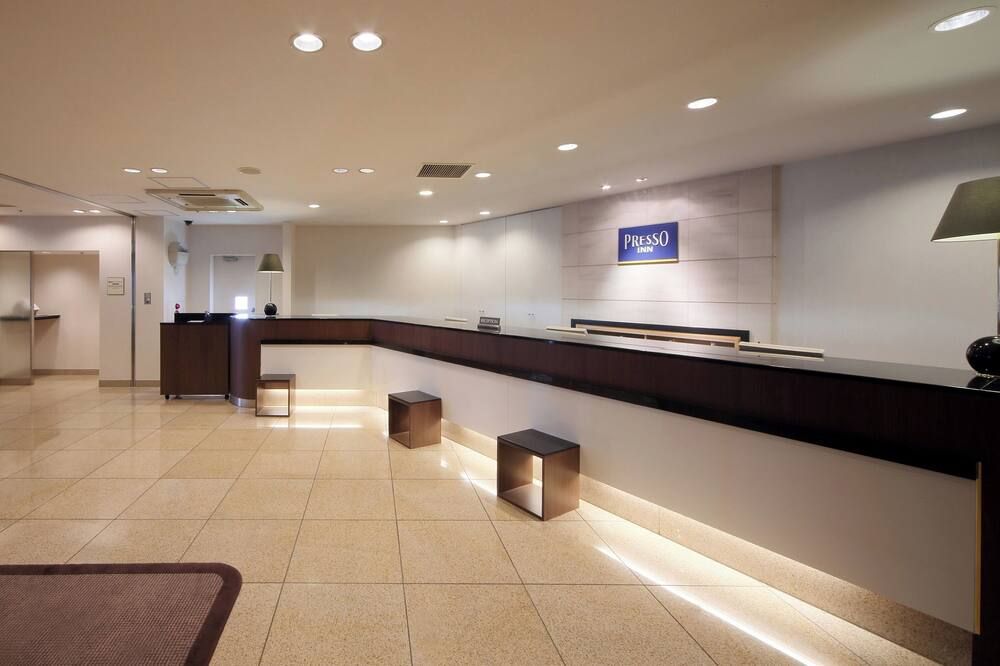 Receptionist