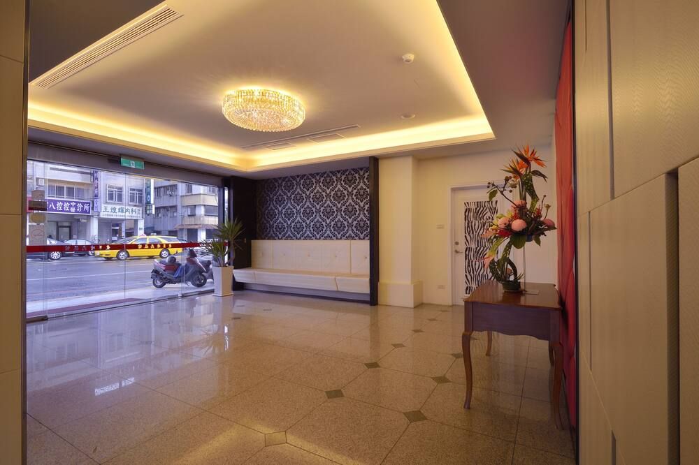Receptionist