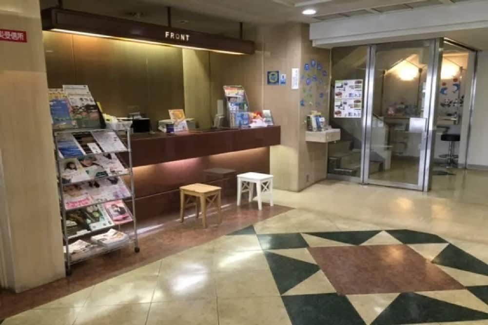 Receptionist