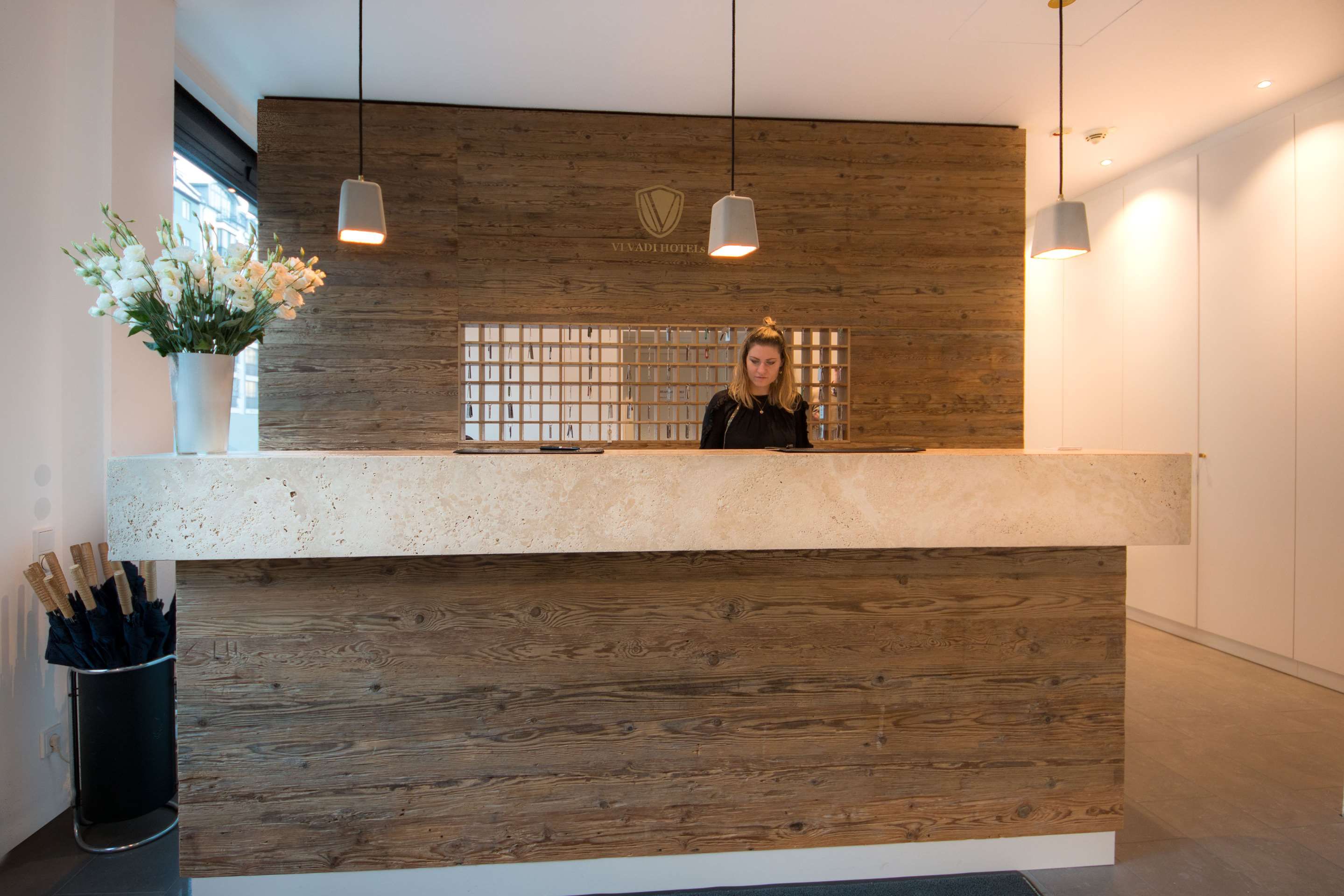 Receptionist