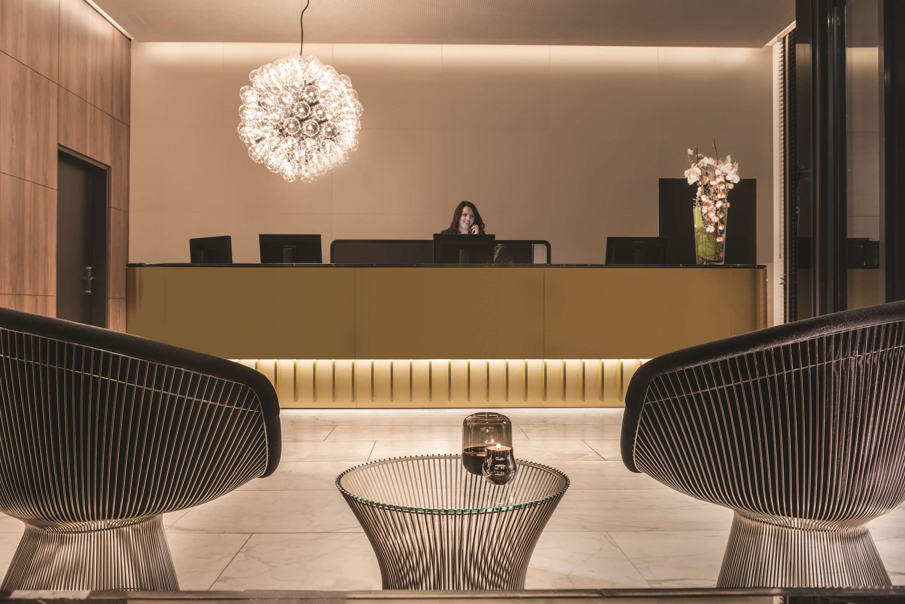 Receptionist