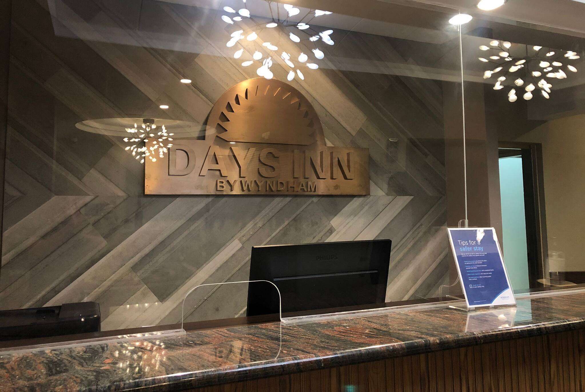 Receptionist