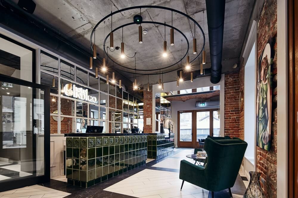 Receptionist