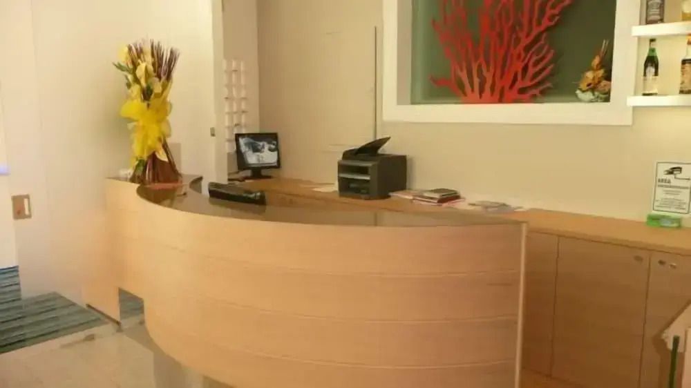 Receptionist