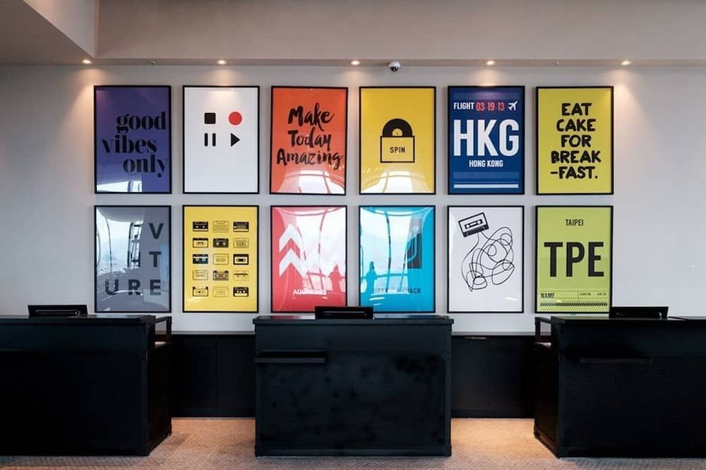 Receptionist