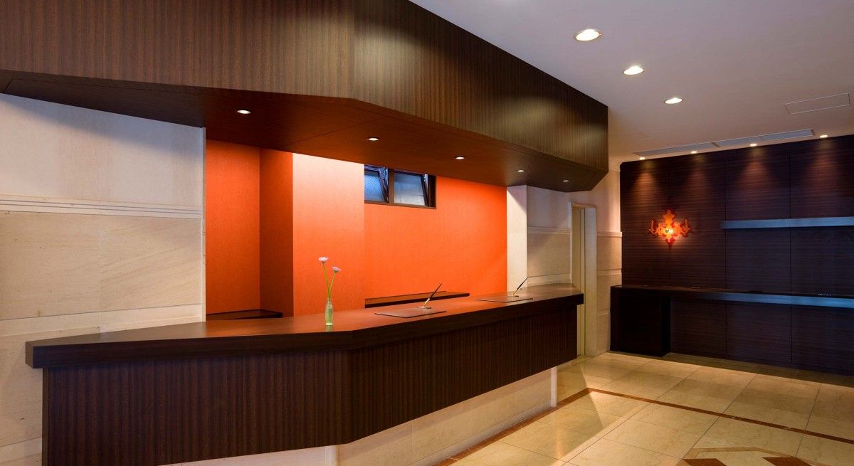 Receptionist