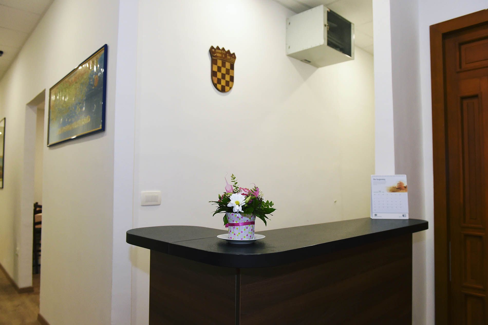 Receptionist