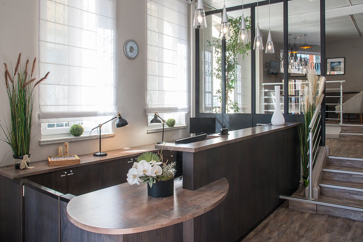 Receptionist