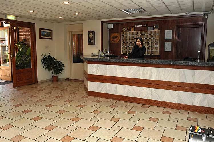Receptionist