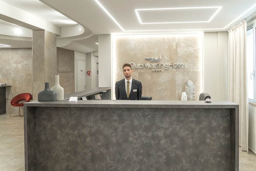 Receptionist