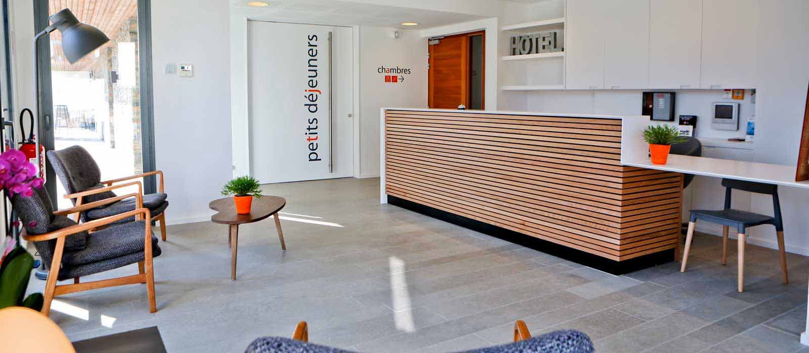 Receptionist
