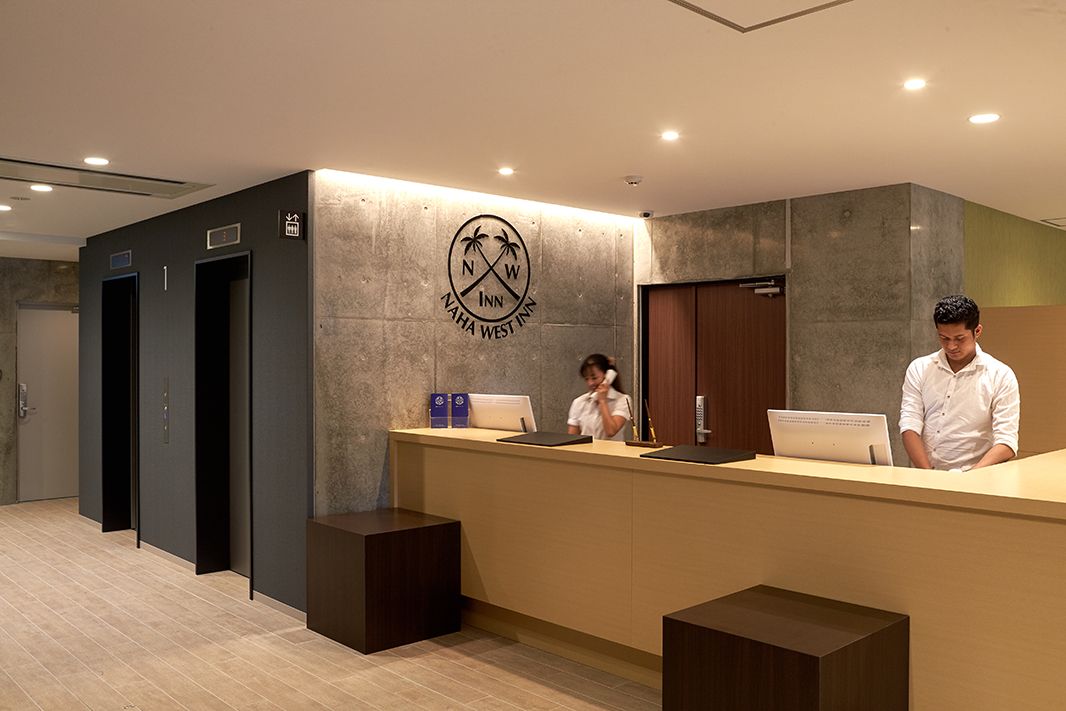 Receptionist