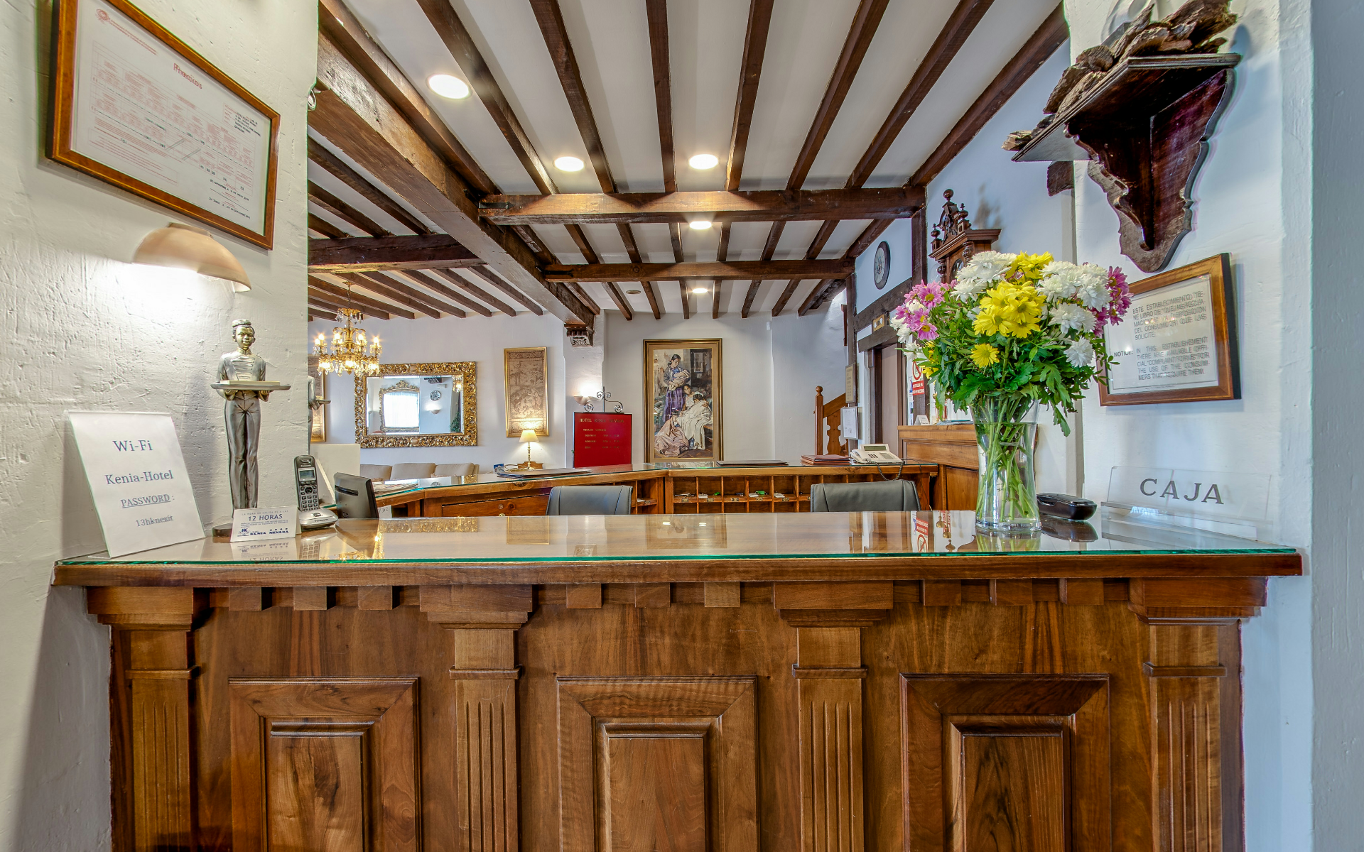 Receptionist