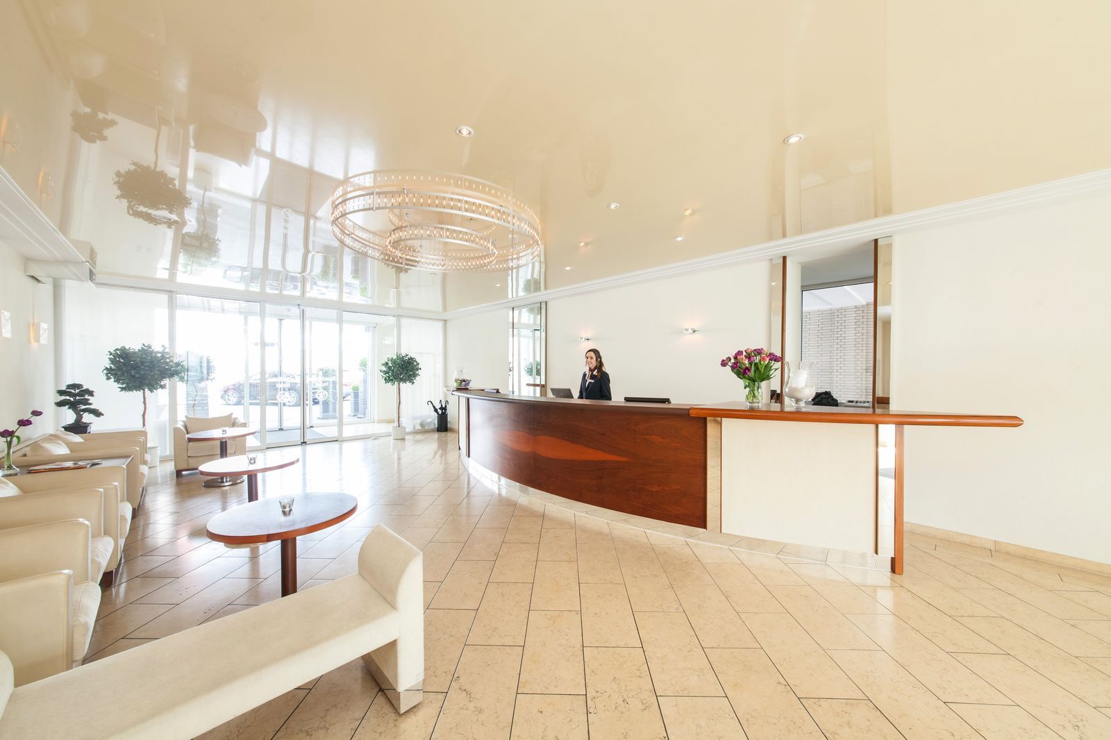 Receptionist