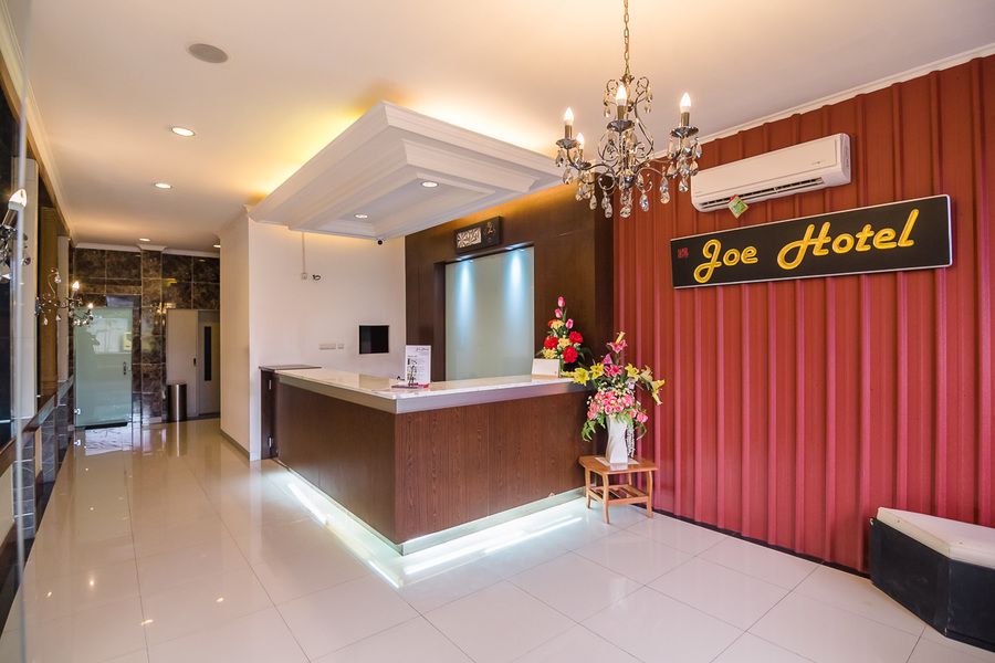Receptionist