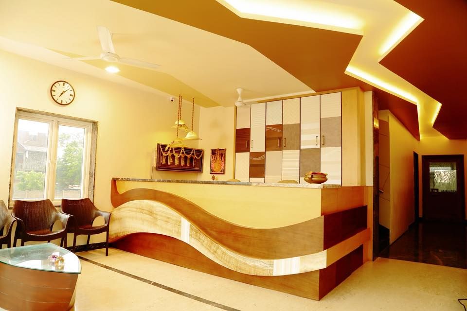 Receptionist