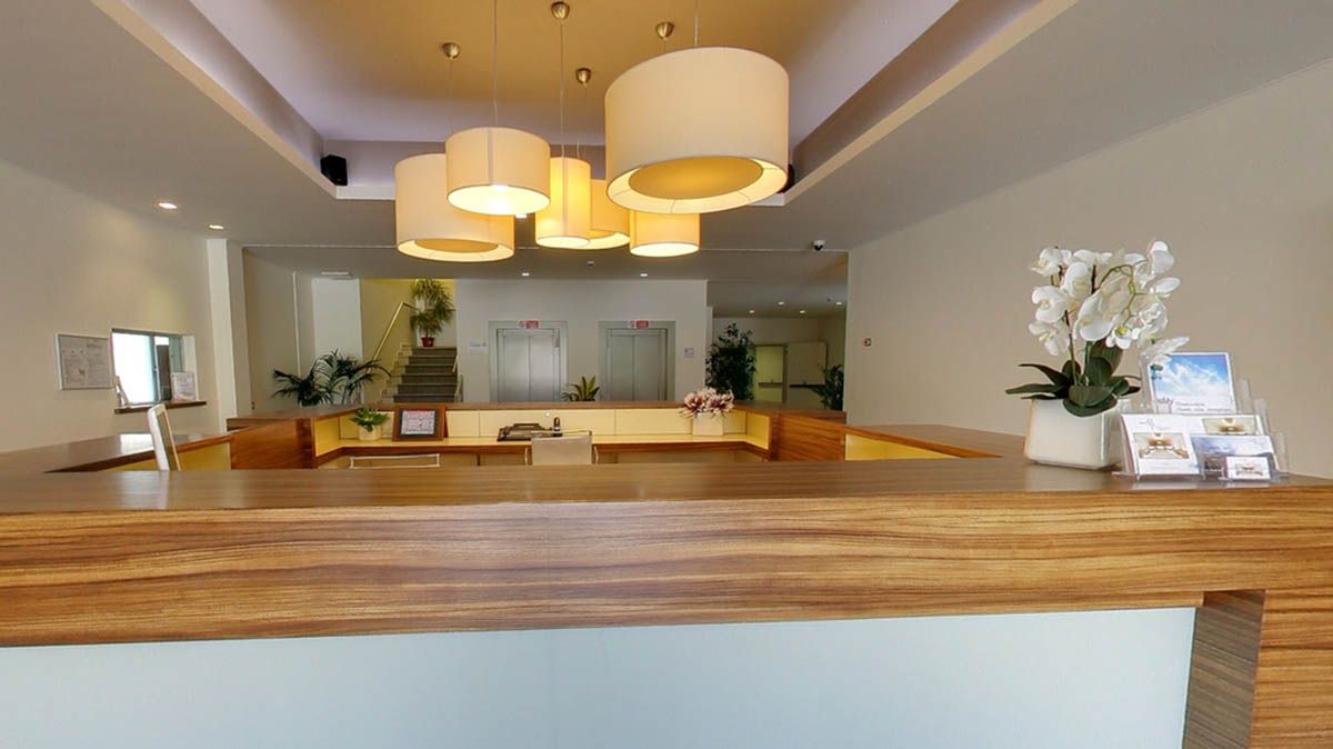 Receptionist