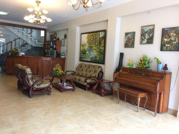 Receptionist